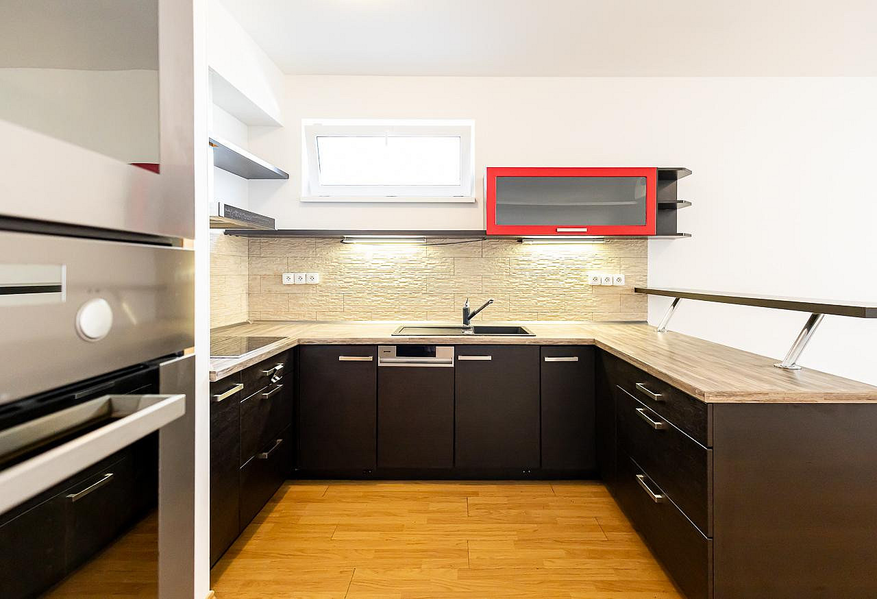 Pronájem bytu 2+kk 56 m² – fotografie 2