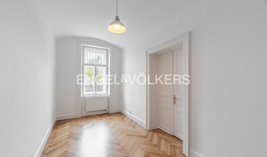Pronájem kanceláře 77 m², Praha – náhled fotky 3