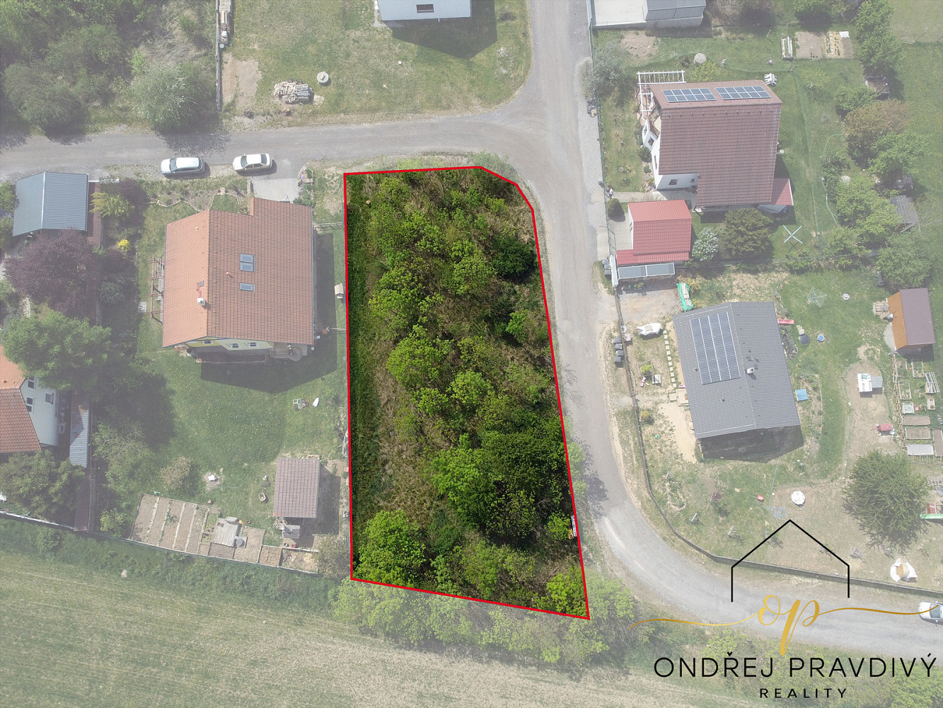Prodej stavebního pozemku 984 m² – pohled 3
