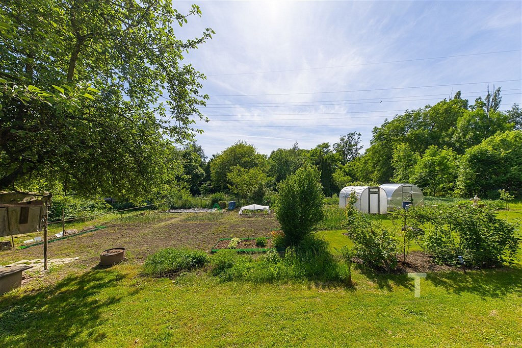 Prodej stavebního pozemku 1 600 m² – pohled 2