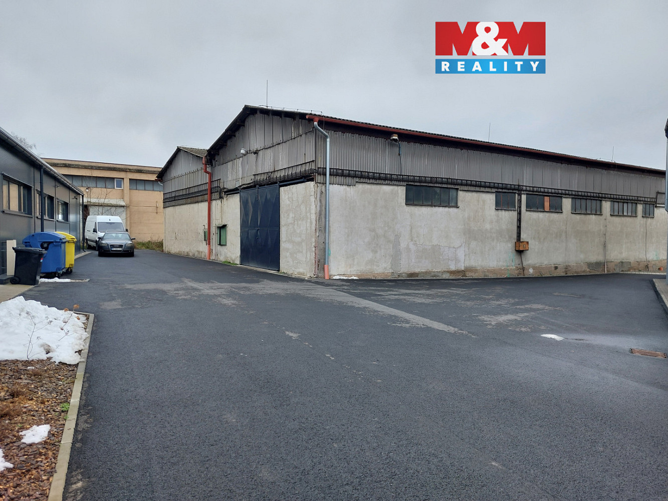 Pronájem skladovacích prostor 972 m²