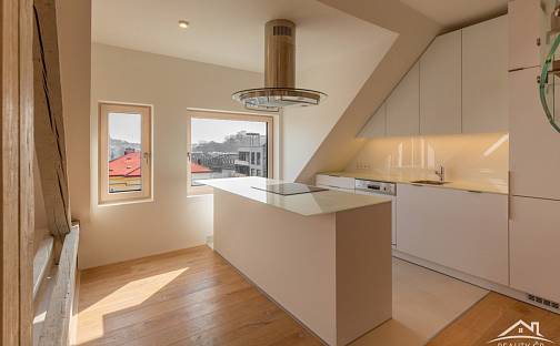 Prodej bytu 4+kk 156 m², Na Valentince, Praha 5 - Smíchov