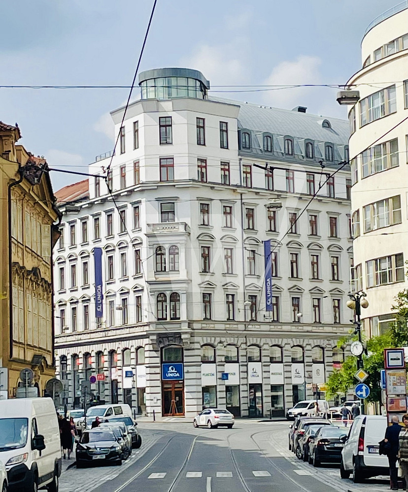 Pronájem kanceláře 142 m²