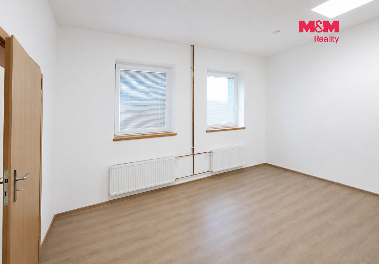 Pronájem kanceláře 43 m² – fotografie 3