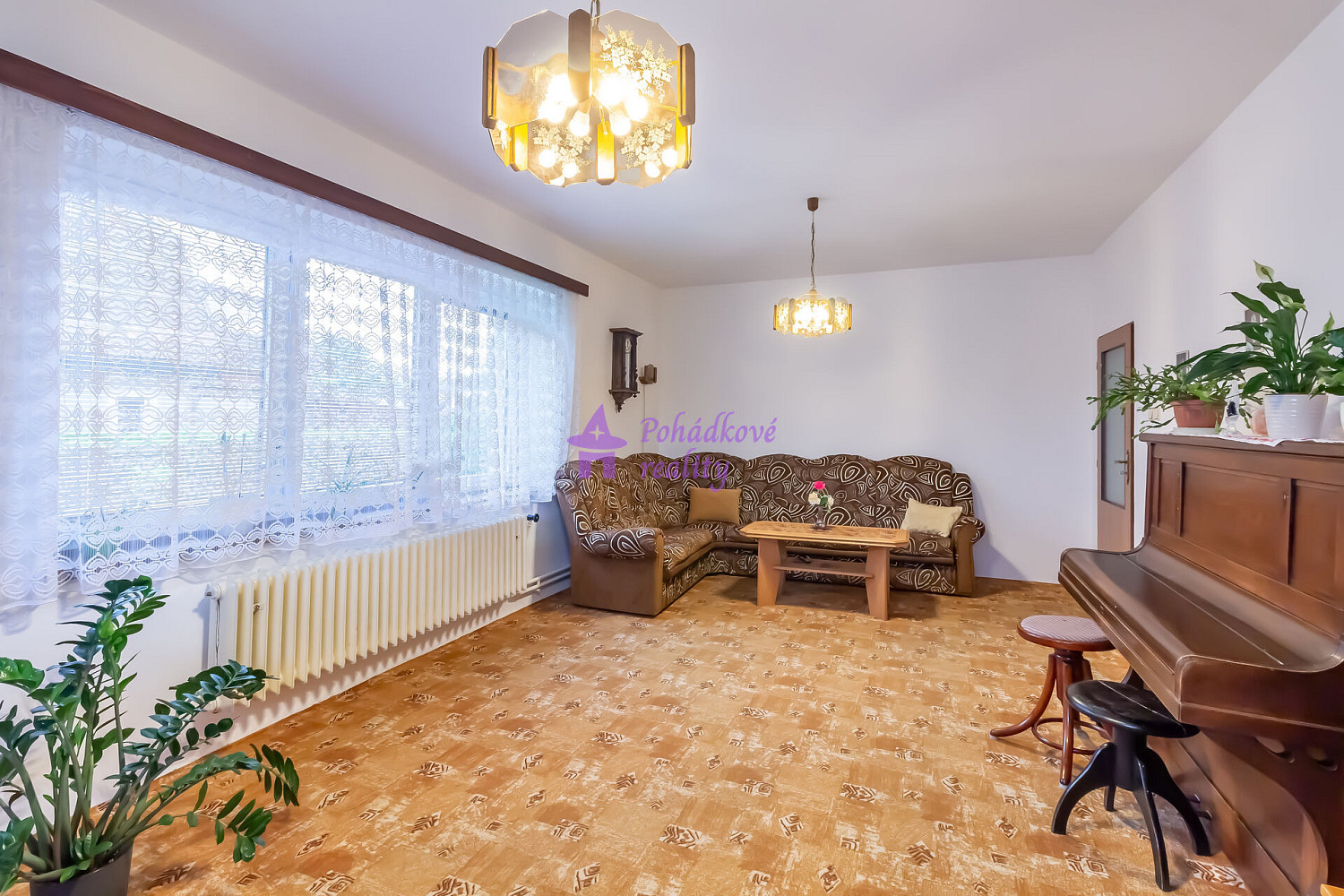 Prodej domu 355 m² s pozemkem 1 921 m² – pohled 2