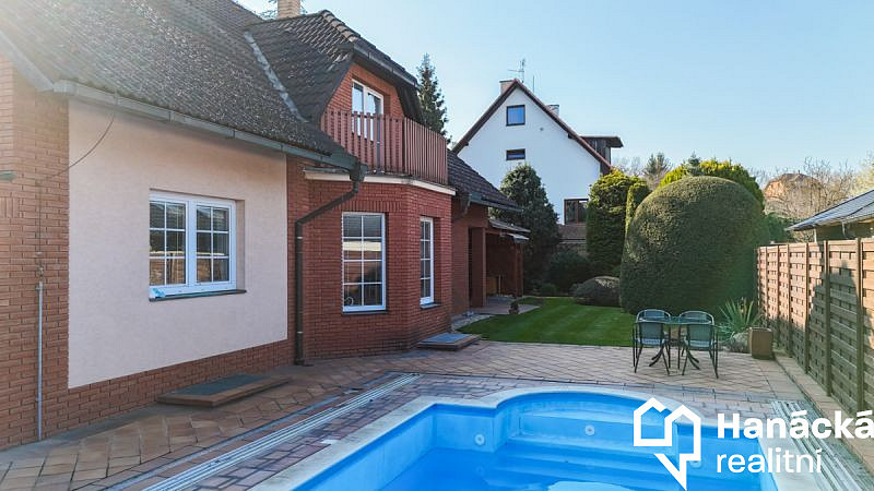 Prodej domu 269 m² s pozemkem 939 m² – fotografie 4