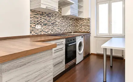 Prodej bytu 3+1 70 m², Plzeňská, Praha 5 - Smíchov