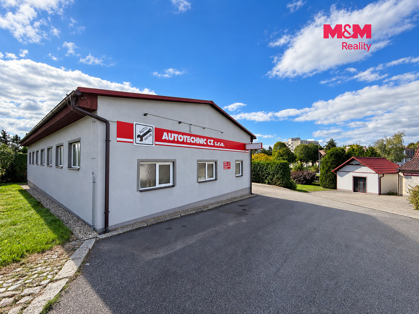 Prodej obchodních prostor 252 m² – fotografie 2