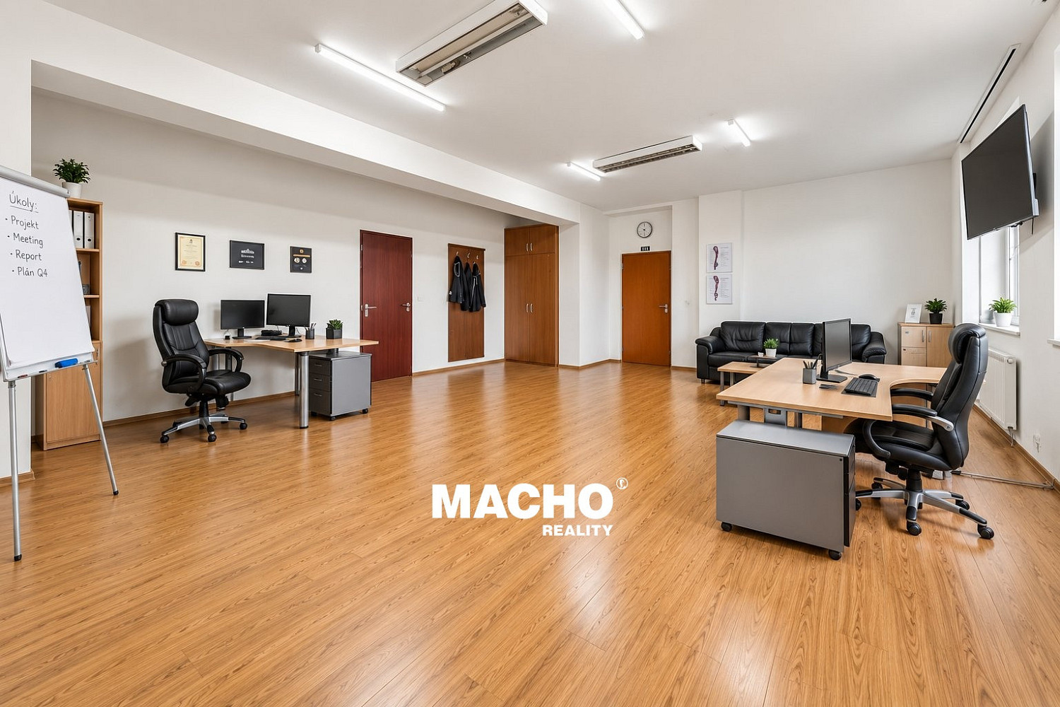 Pronájem kanceláře 370 m² – fotografie 5