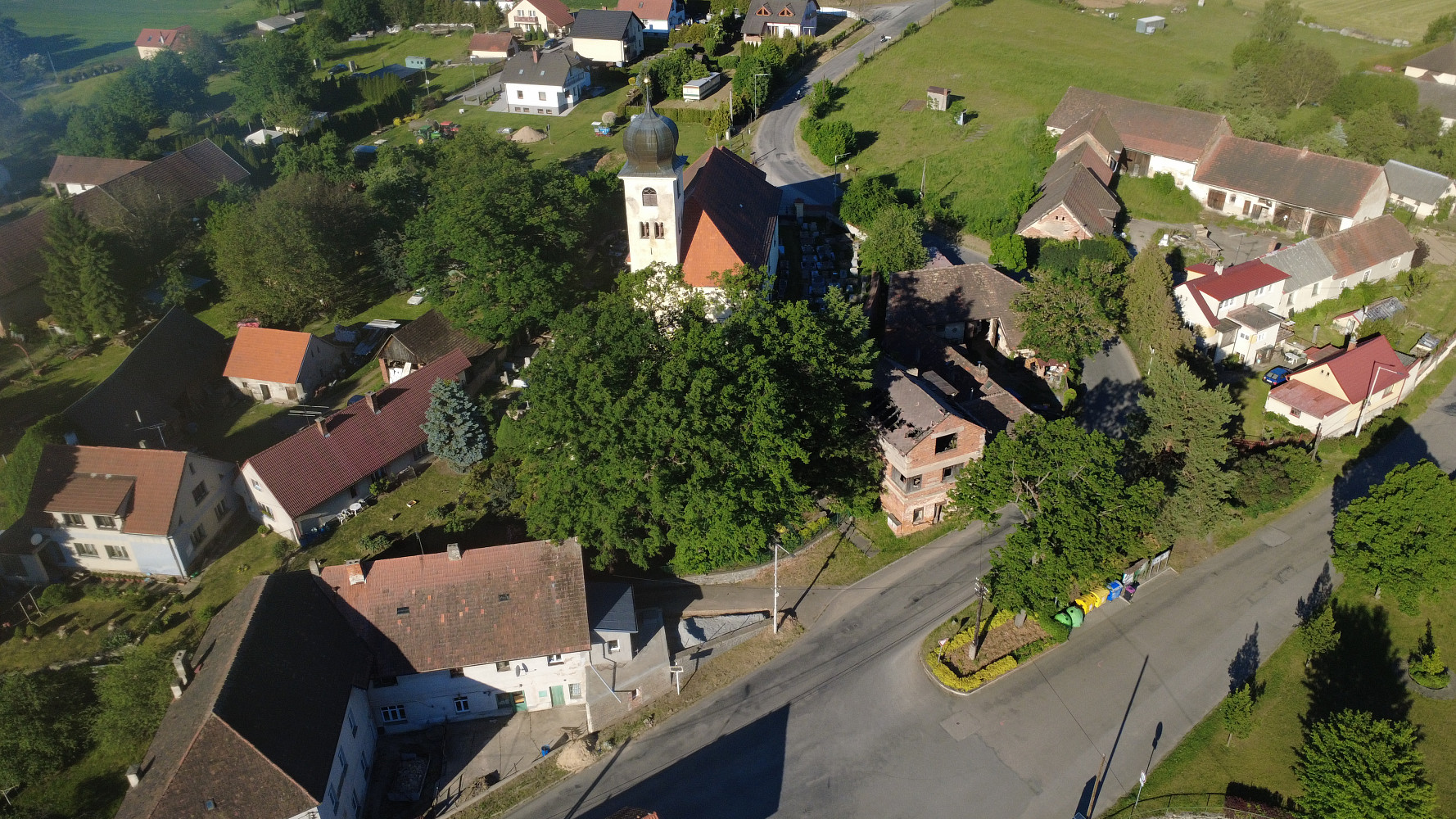 Prodej nájemního domu, činžáku 330 m² — photo 3