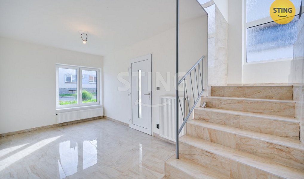 Prodej domu 270 m² s pozemkem 615 m², Strachotín – náhled fotky 15