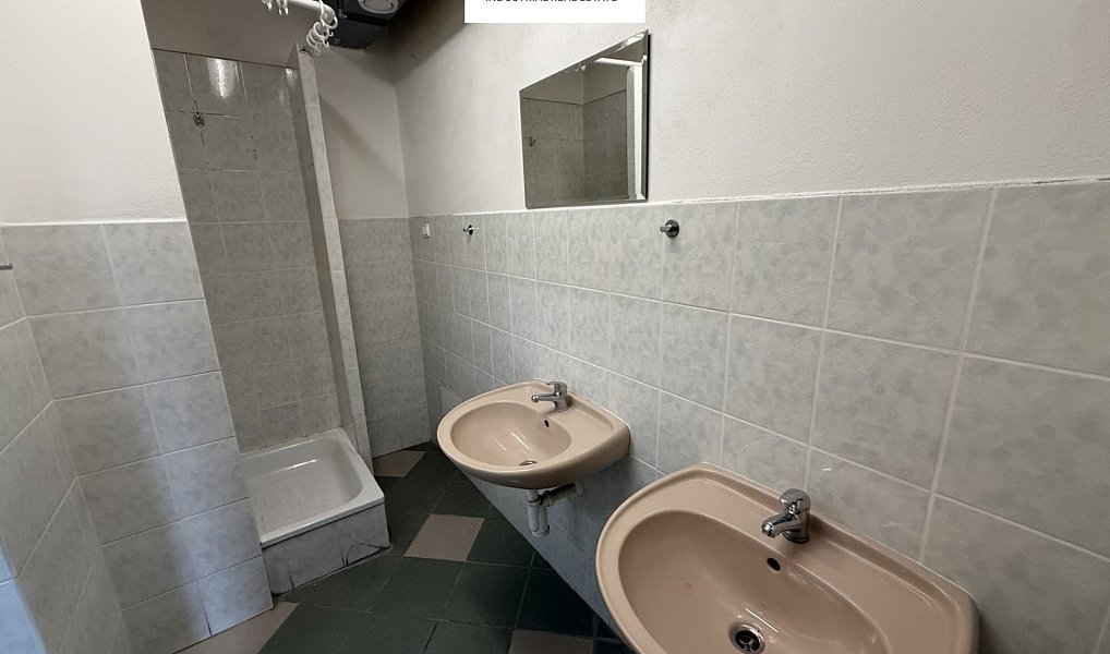 Prodej výrobních prostor 3 508 m², Praha – náhled fotky 17