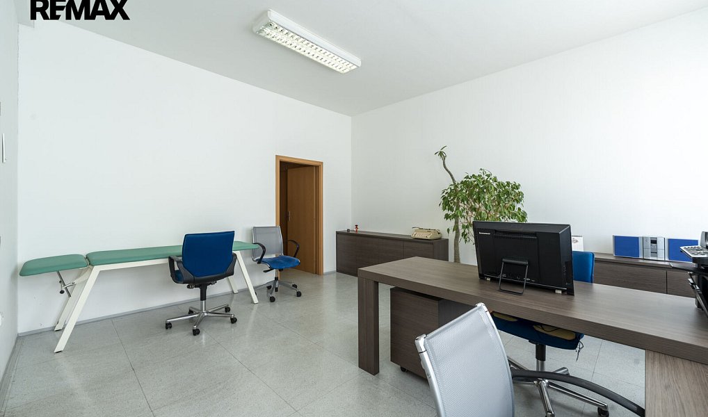 Prodej kanceláře 81 m², Vsetín – náhled fotky 3