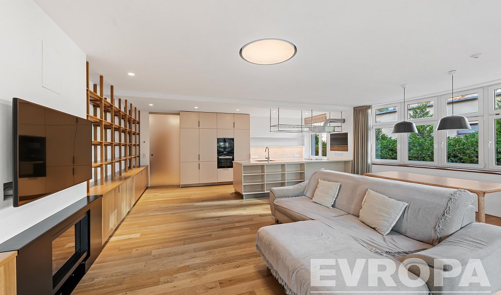 Pronájem bytu 4+kk 113 m², Praha – fotka 1 z 20