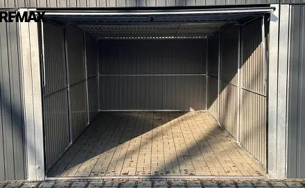 Pronájem garáží 18 m2, ul. Rakouská, Milovice - Mladá, Milovice, okres Nymburk