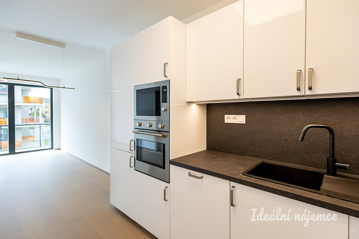 Pronájem bytu 2+kk 52 m² – fotografie 2