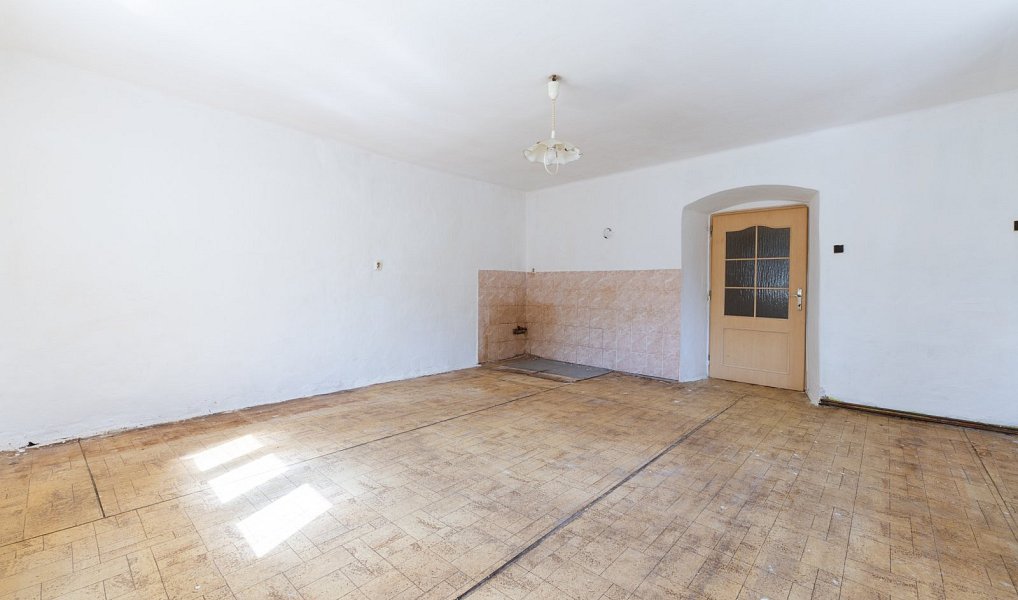 Prodej domu 140 m² s pozemkem 1 911 m², Měrunice – náhled fotky 5