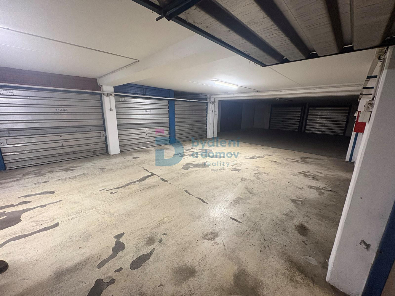 Prodej zděné garáže v parkovacím domě ul. okružní — photo 2