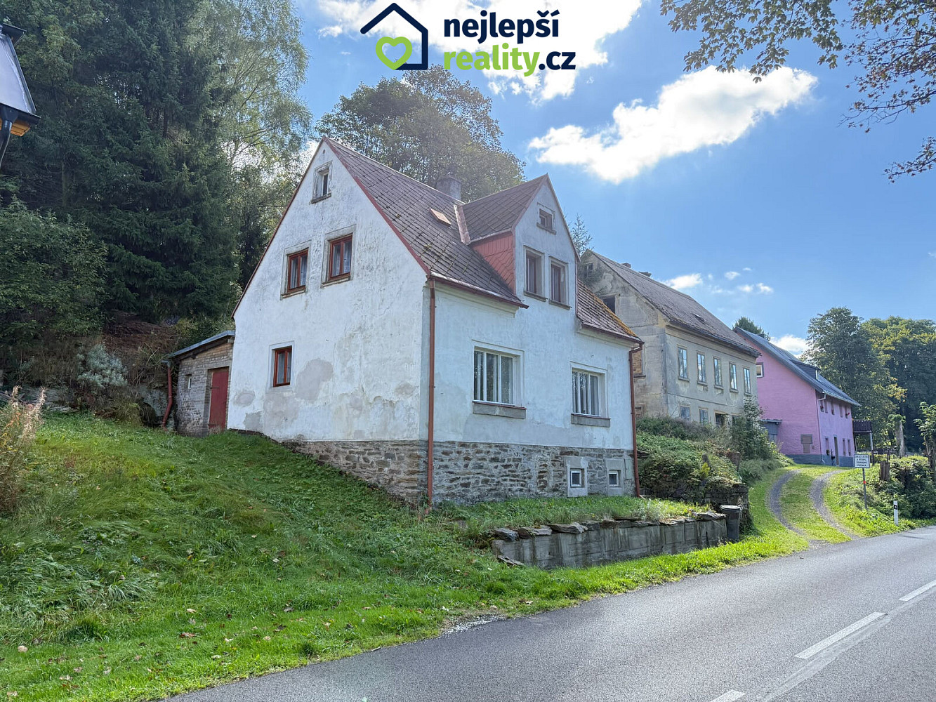 Prodej domu 141 m² s pozemkem 496 m² – fotografie 2
