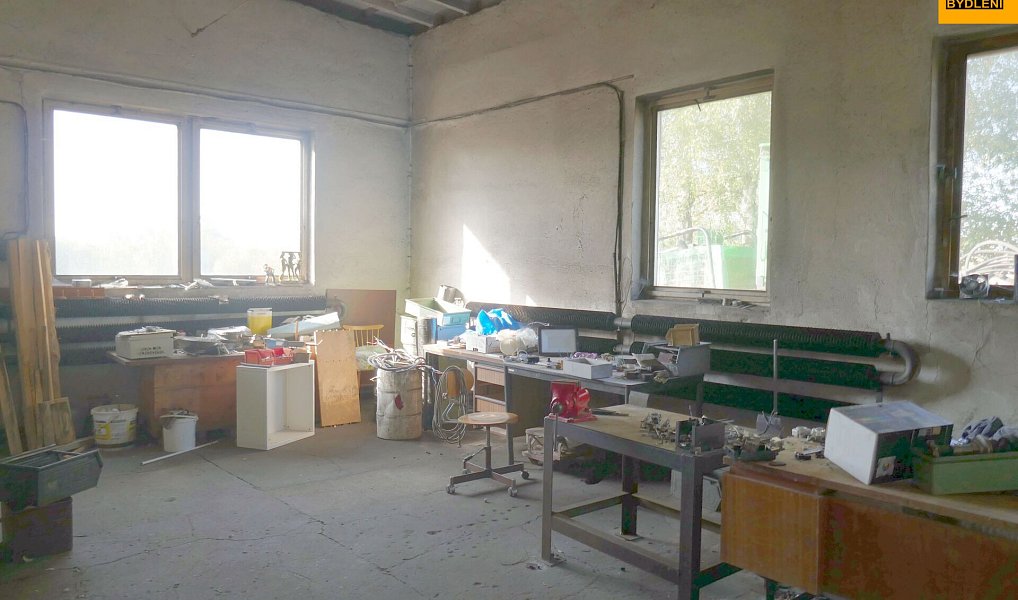 Prodej výrobních prostor 3 983 m², Moravec – náhled fotky 29