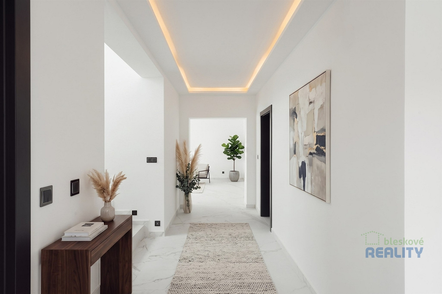 Prodej domu 256 m² s pozemkem 1 303 m²