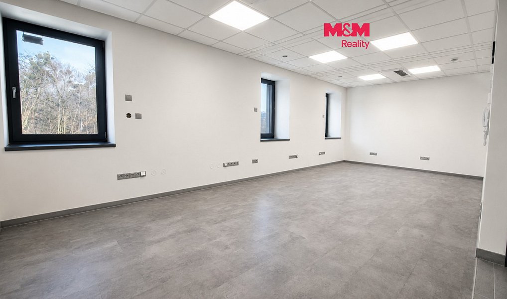 Pronájem kanceláře 66 m², Český Těšín – fotka 1 z 9