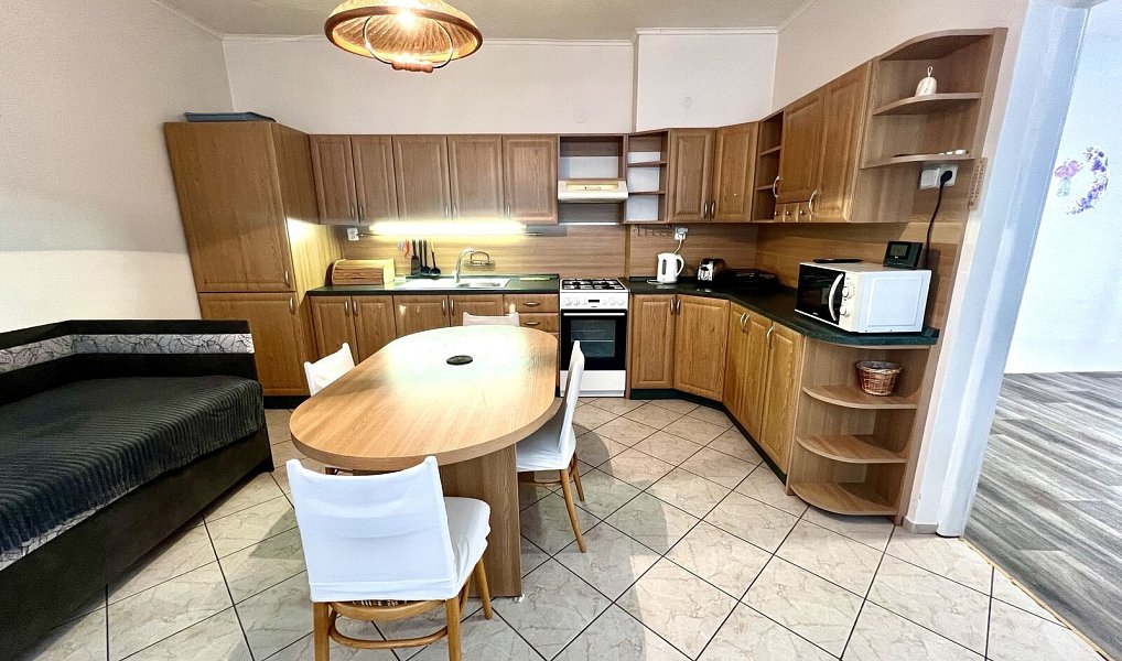 Pronájem domu 153 m² s pozemkem 204 m², Kyjov – náhled fotky 3