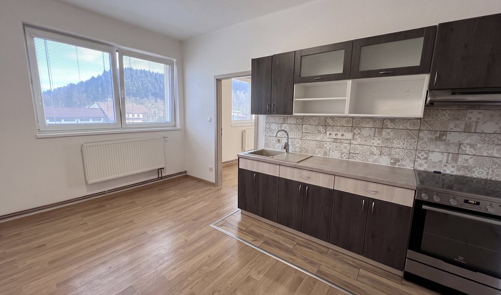 Prodej bytu 2+kk 42 m², Náchod – fotka 1 z 11