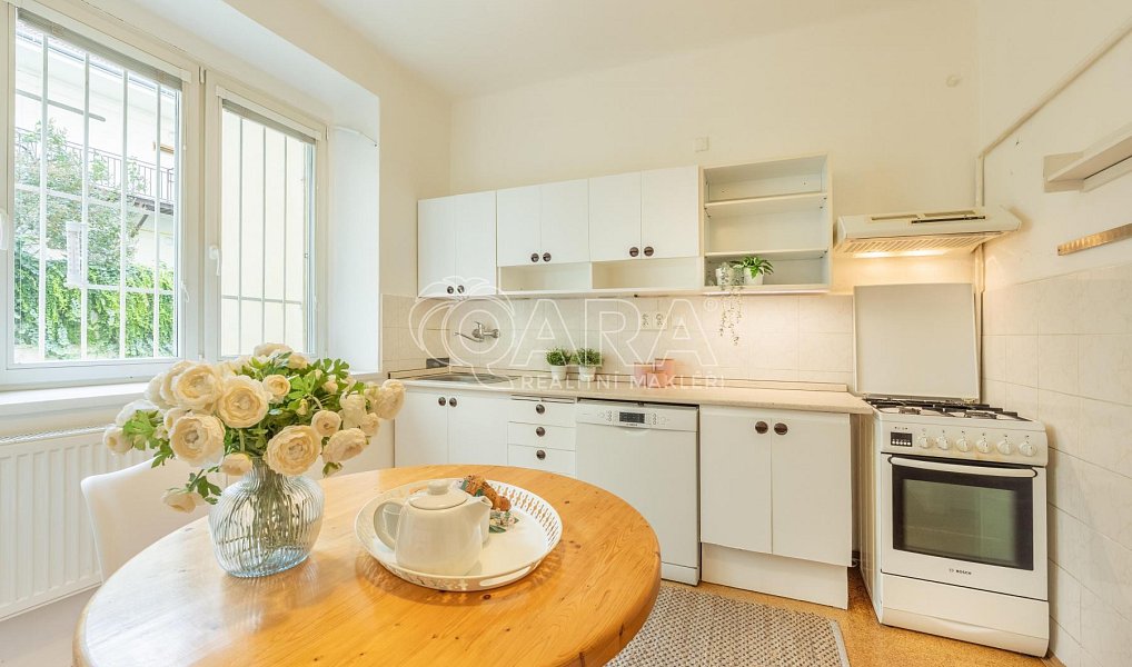 Prodej bytu 2+1 64 m², Praha – náhled fotky 2