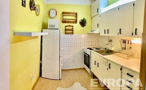 Pronájem bytu 2+kk 38 m², Moravcova, Kolín - Kolín II