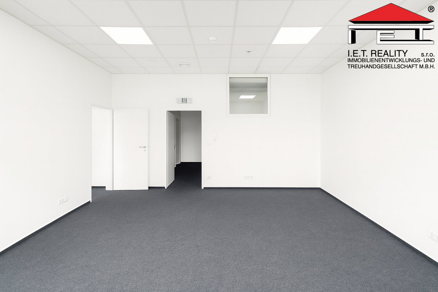 Pronájem kanceláře 191 m² — photo 3