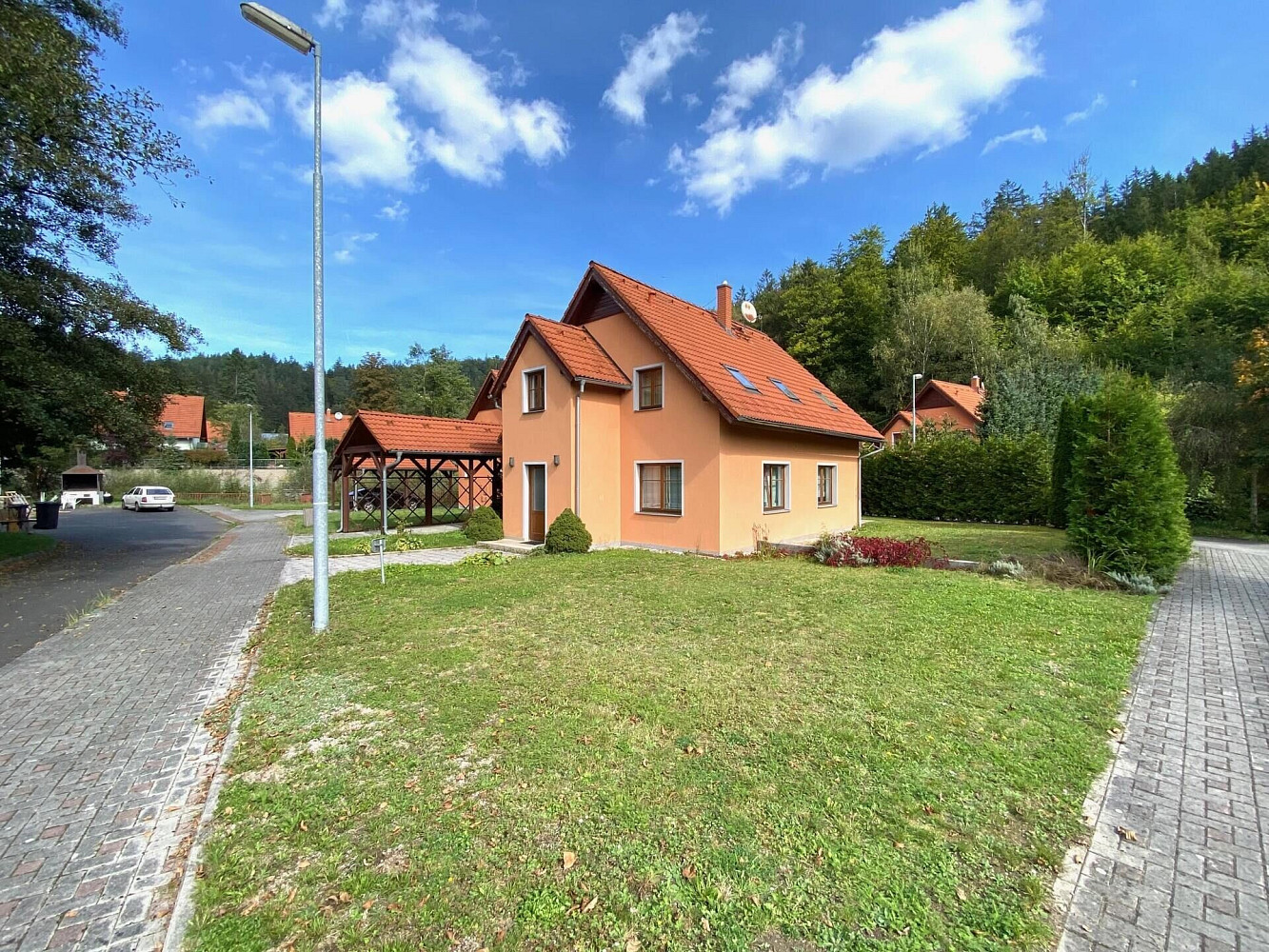 Prodej domu 140 m² s pozemkem 528 m² — photo 2