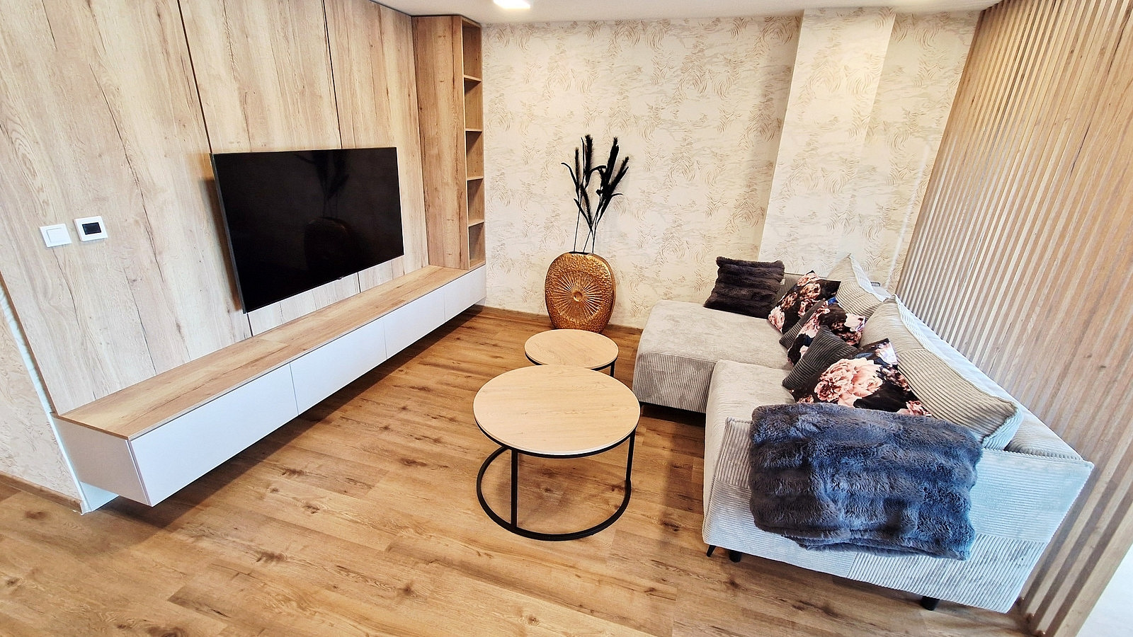 Pronájem bytu 2+kk 54 m² – pohled 2