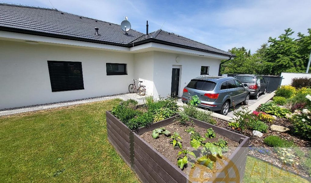 Prodej domu 235 m² s pozemkem 1 013 m², Tábor – náhled fotky 13
