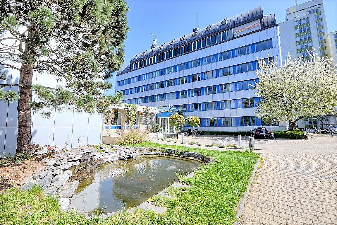Pronájem kanceláře 140 m², Praha