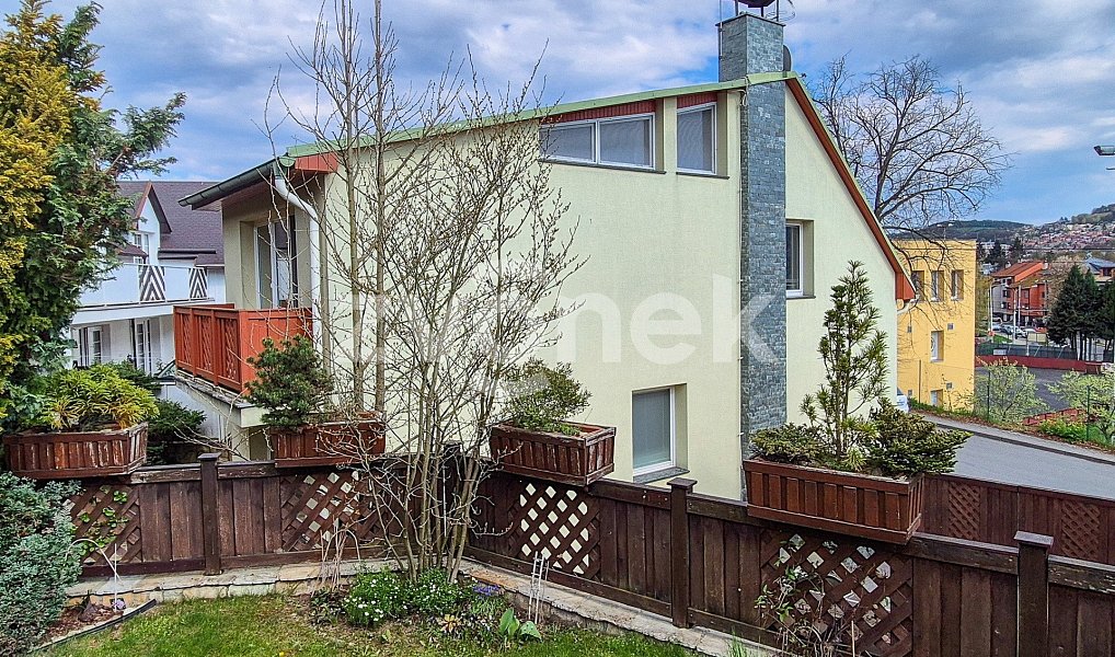 Pronájem domu 270 m² s pozemkem 200 m², Zlín – fotka 1 z 27