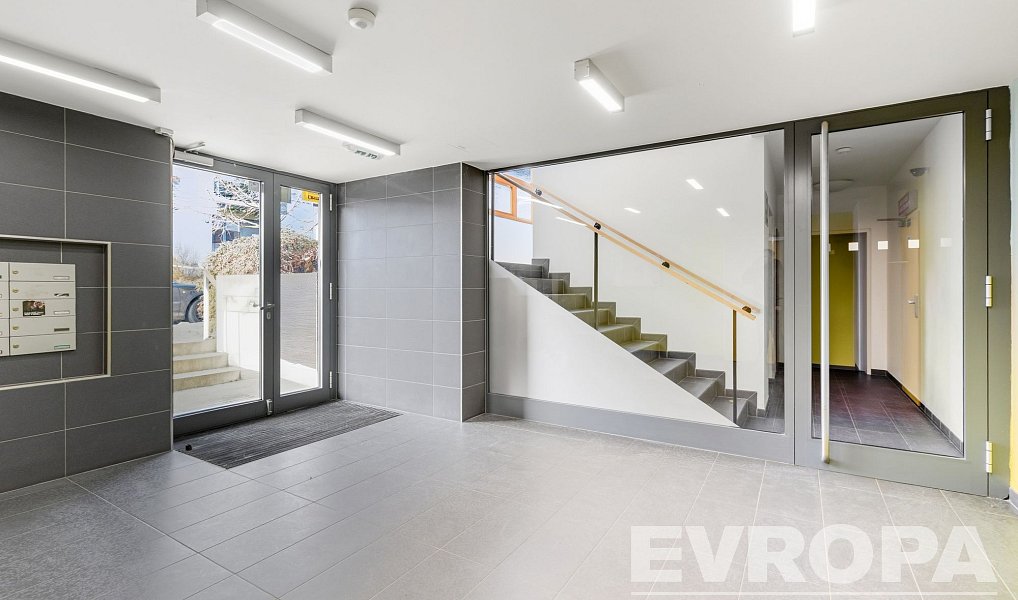 Prodej bytu 4+kk 143 m², Praha – náhled fotky 22