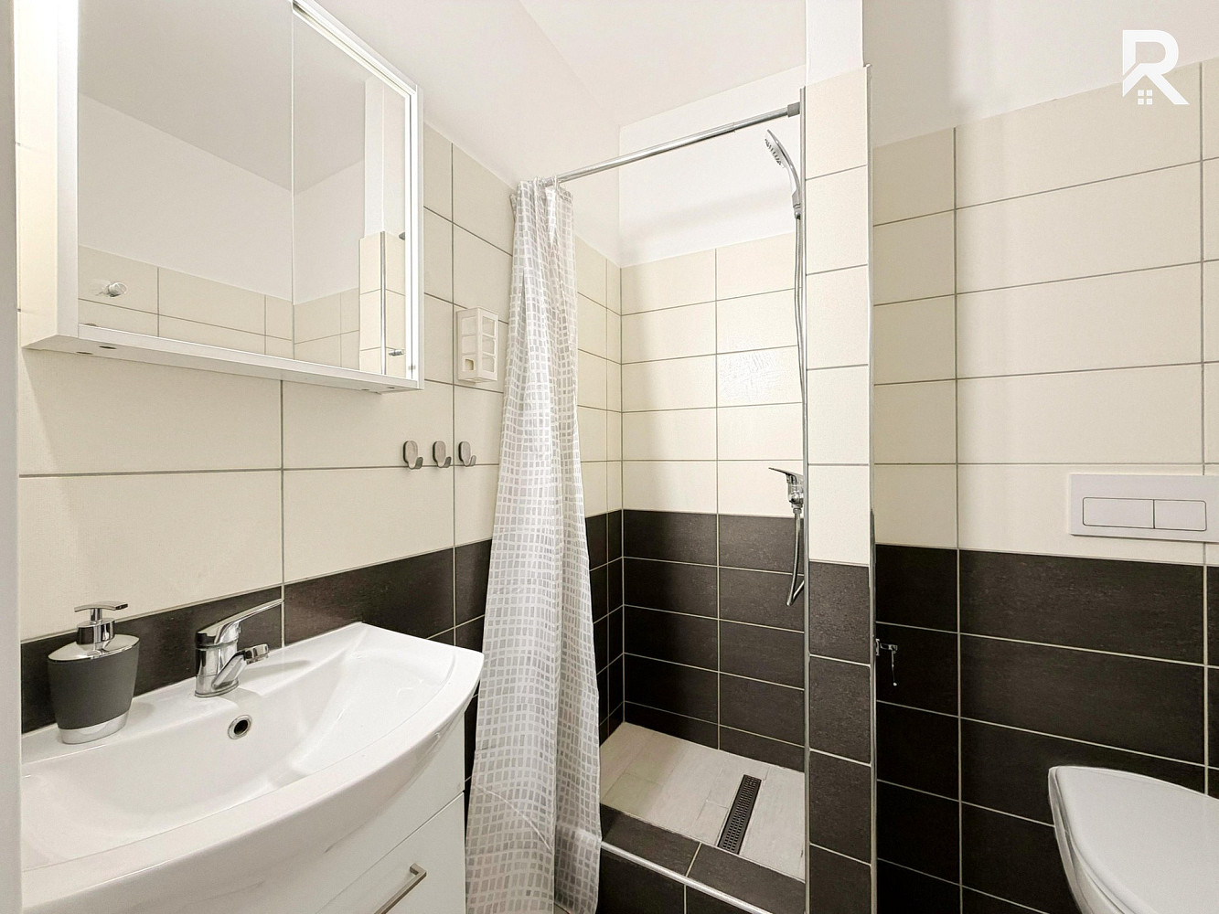 Pronájem bytu 1+kk 21 m² — photo 3