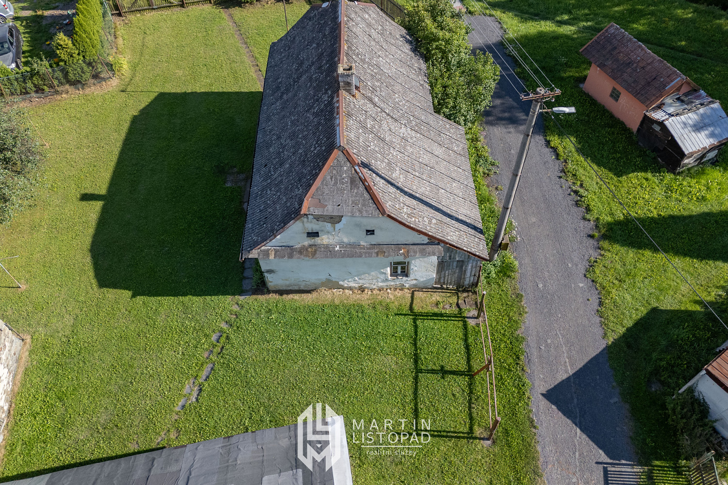 Prodej stavebního pozemku 1 379 m² – další