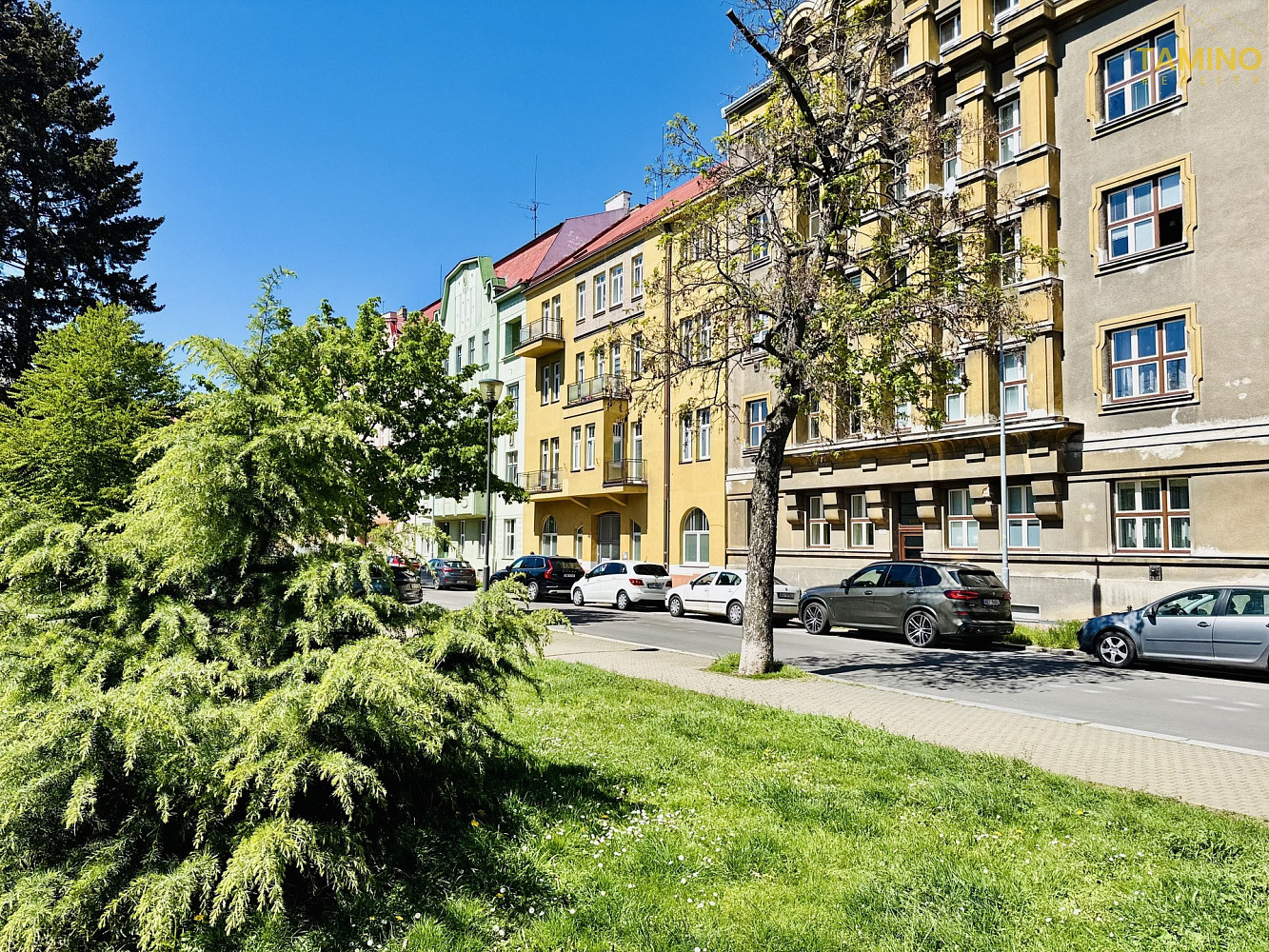 Prodej nájemního domu, činžáku 1 100 m²