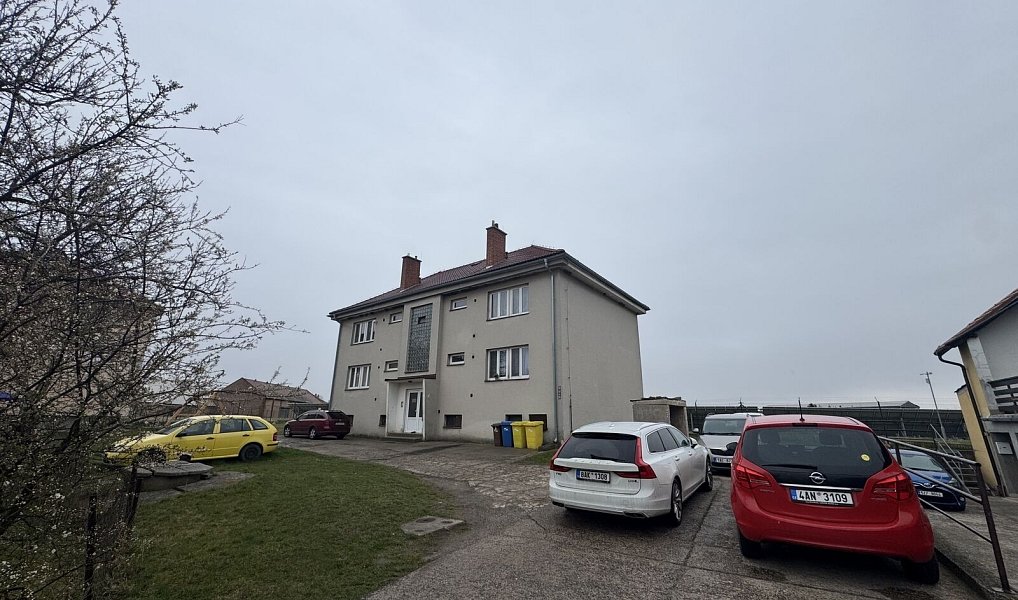 Prodej nájemního domu, činžáku 240 m², Milčice – náhled fotky 3