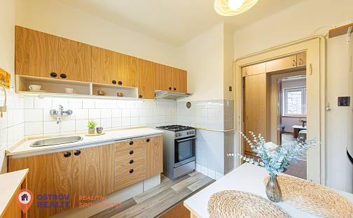 Prodej bytu 3+1 79 m², Nádražní, Krnov - Pod Bezručovým vrchem, okres Bruntál