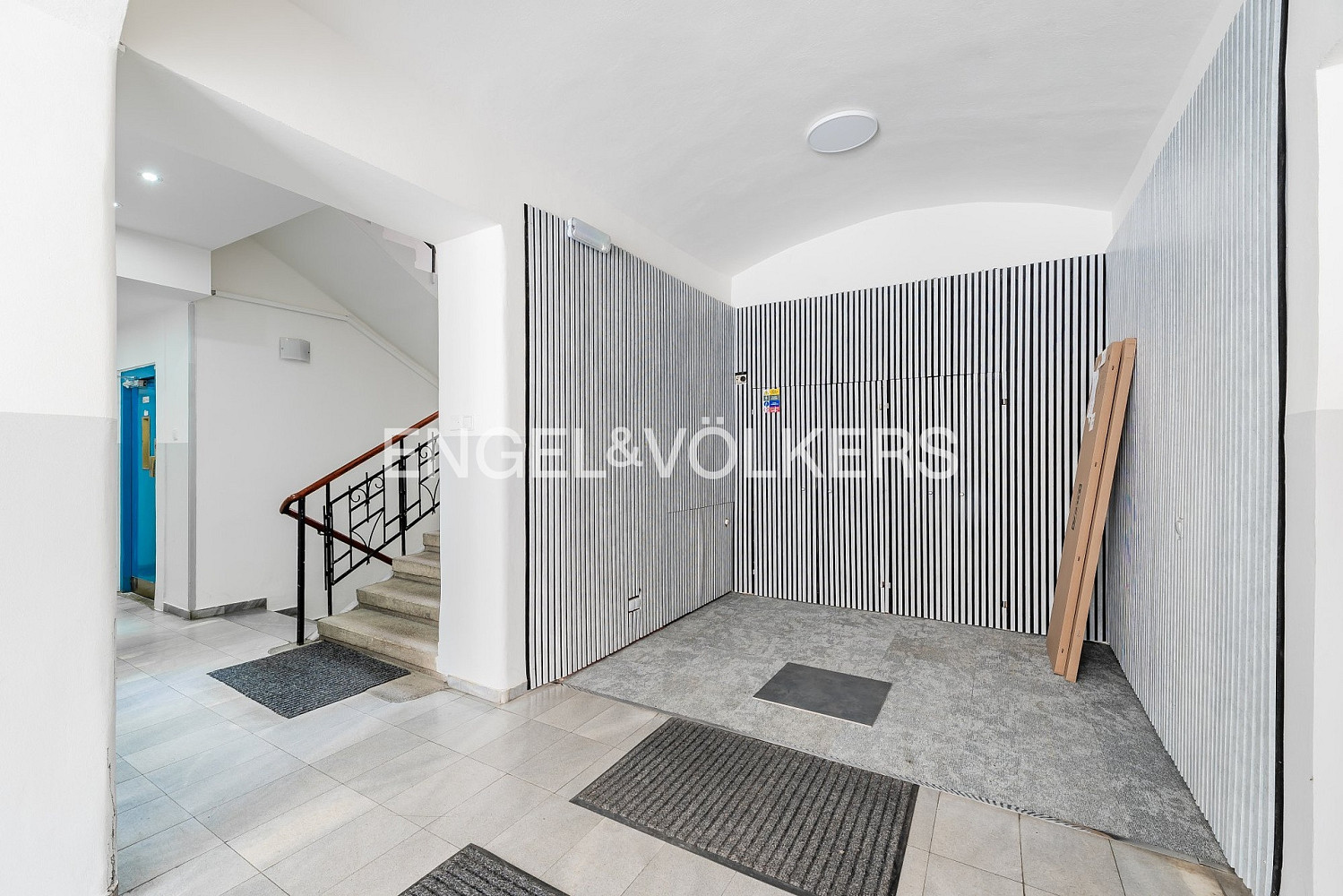 Pronájem kanceláře 99 m² – fotografie 2