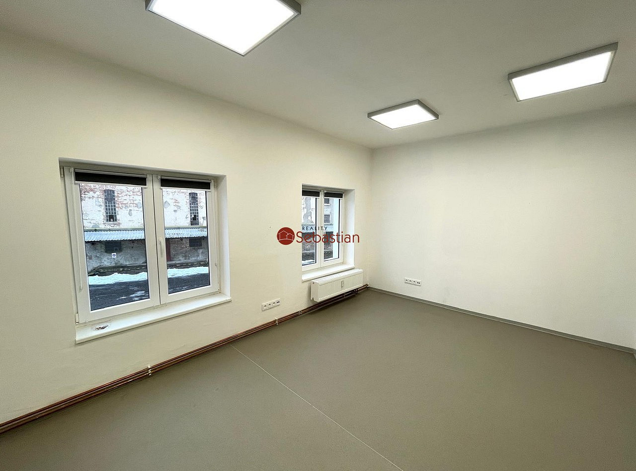 Pronájem kanceláře 26 m² — photo 3