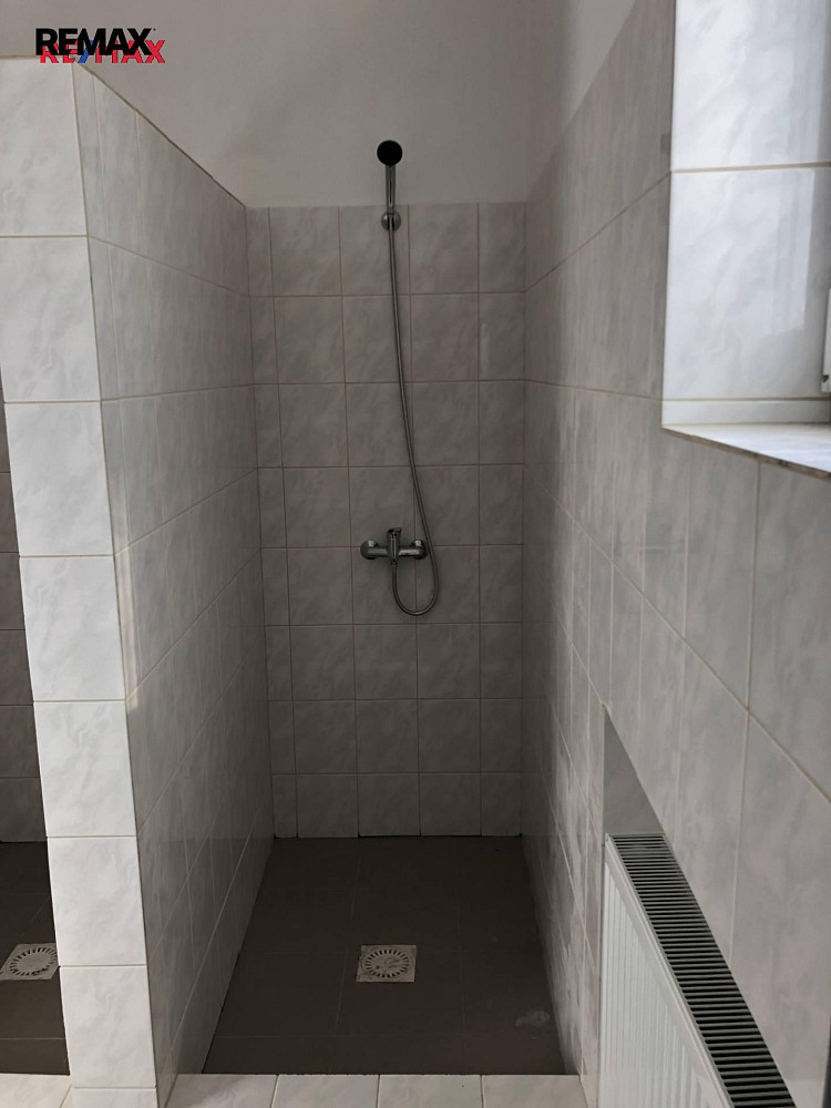 Prostorná hala ke skladování nebo lehké výrobě, Čelákovice – pohled 5