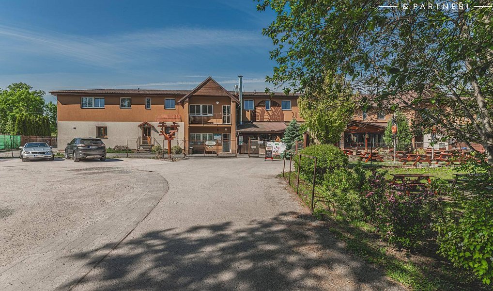 Prodej ubytovacího objektu 915 m², Hradec Králové – náhled fotky 6
