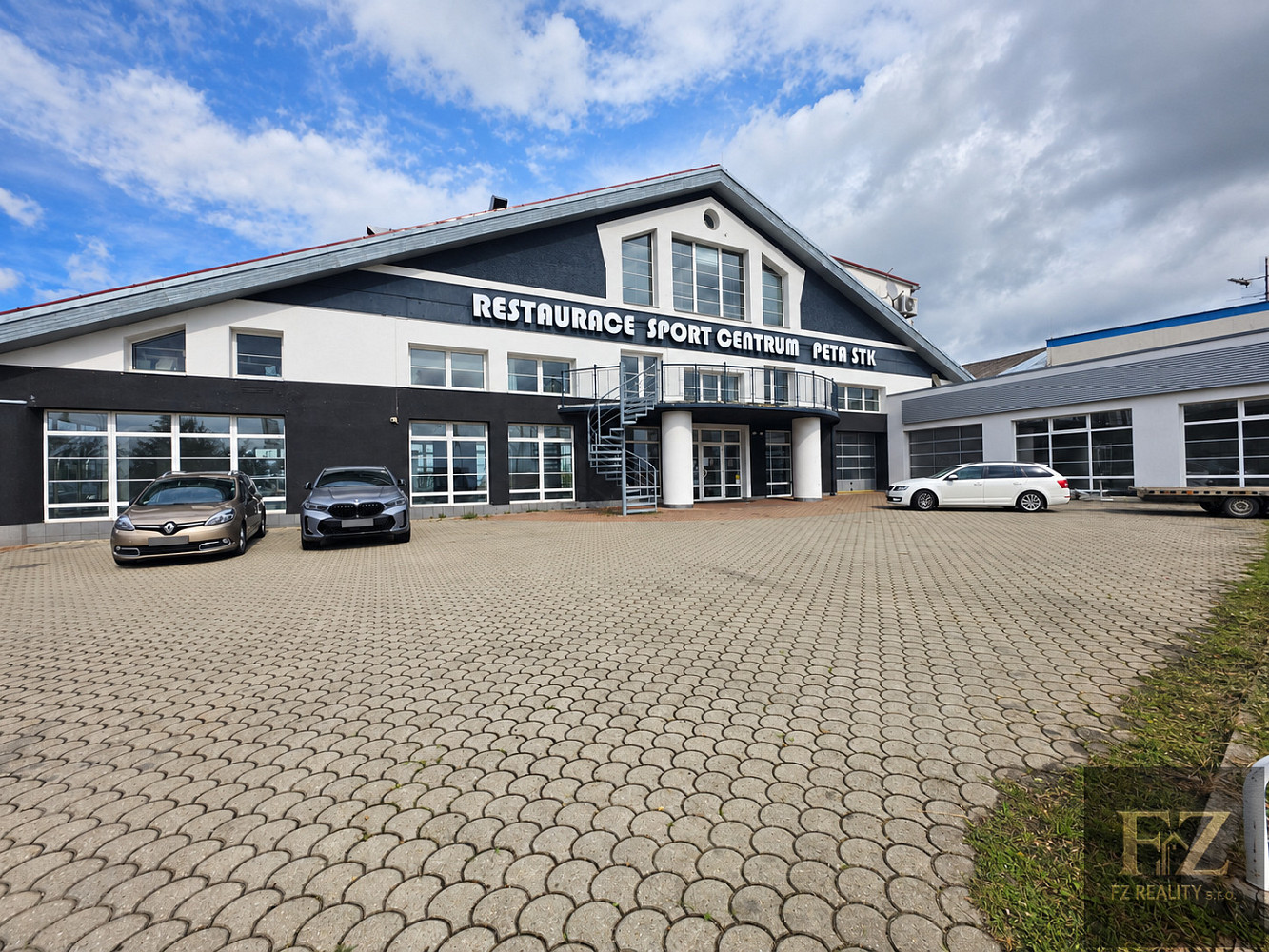 Pronájem obchodních prostor 996 m² – fotografie 2