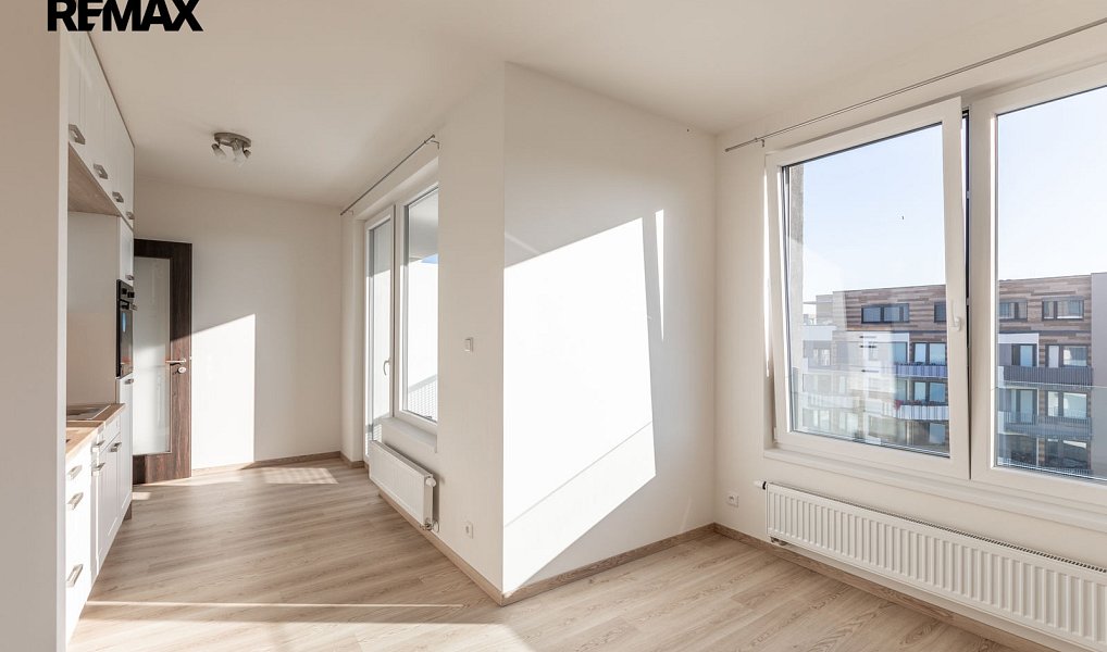 Pronájem bytu 1+kk 27 m², Praha – náhled fotky 2