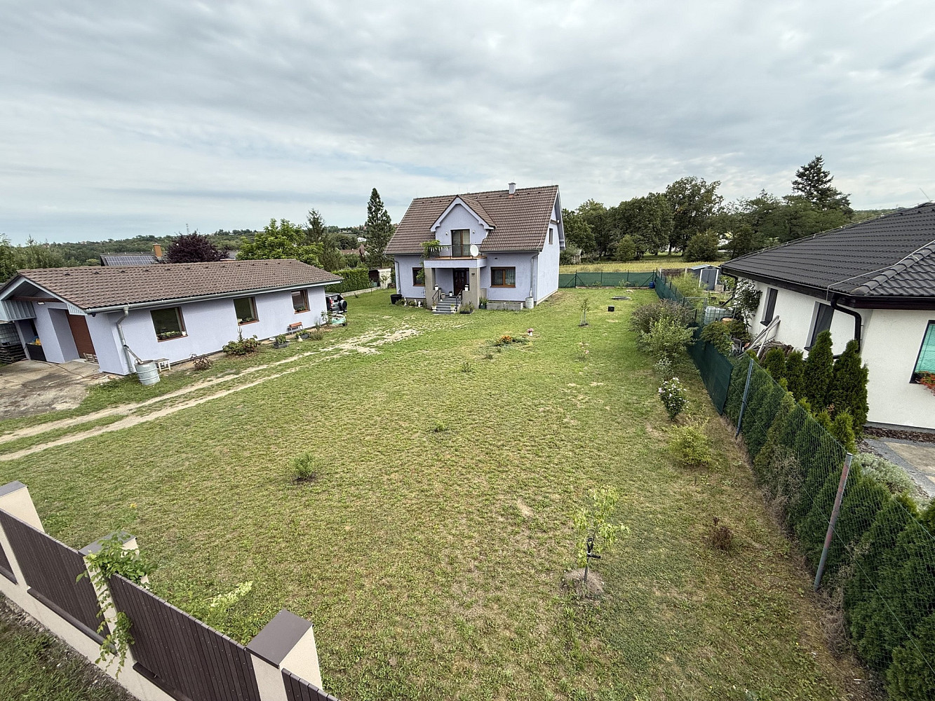 Prodej domu 200 m² s pozemkem 1 203 m² – fotografie 2