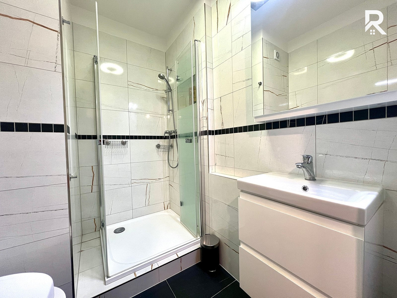 Pronájem bytu 1+1 33 m² – fotografie 3
